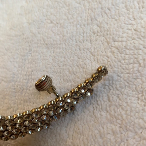 NWOT Statement earring - Picture 4 of 4